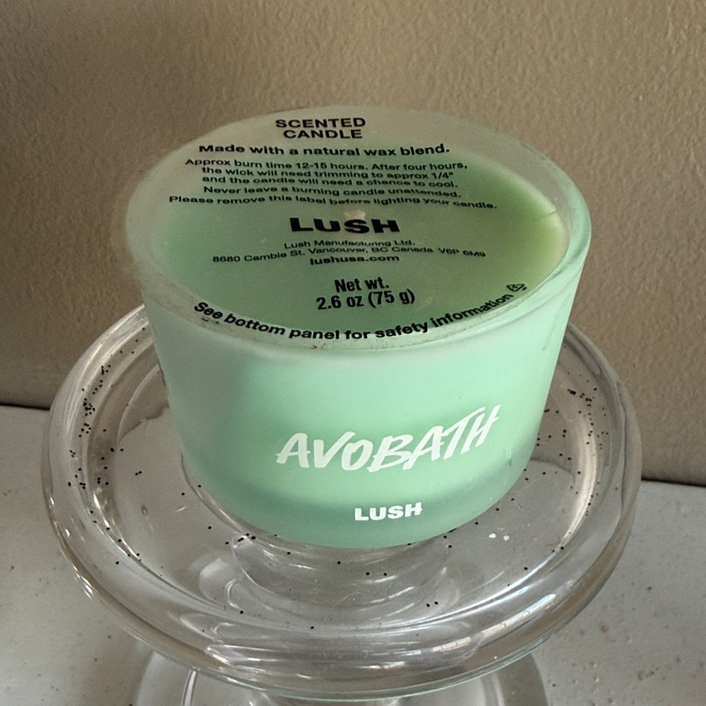 New Lush Avobath 2.6 oz Single Wick Candle in Soft Green